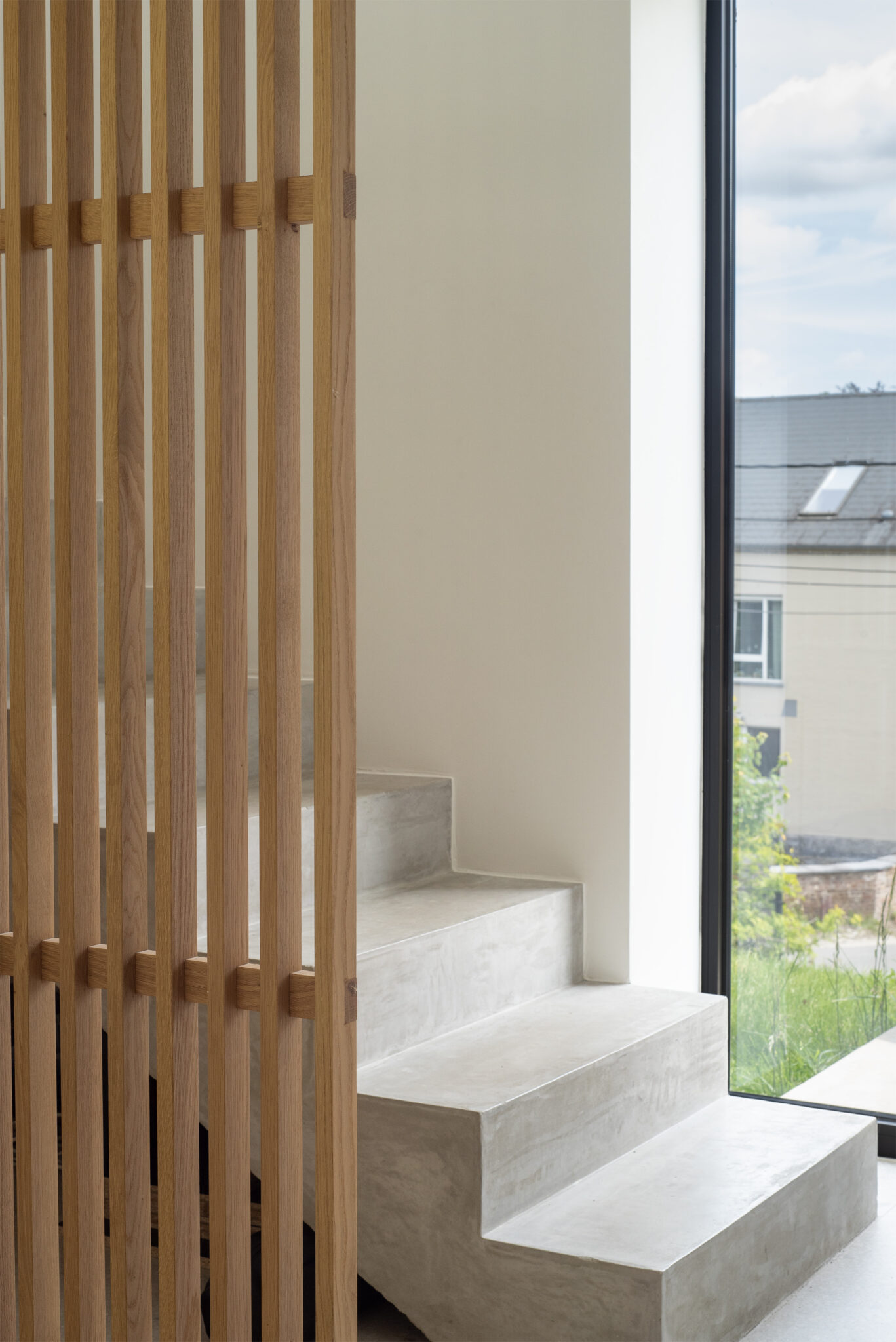 escalier en béton ciré avec bardage de bois